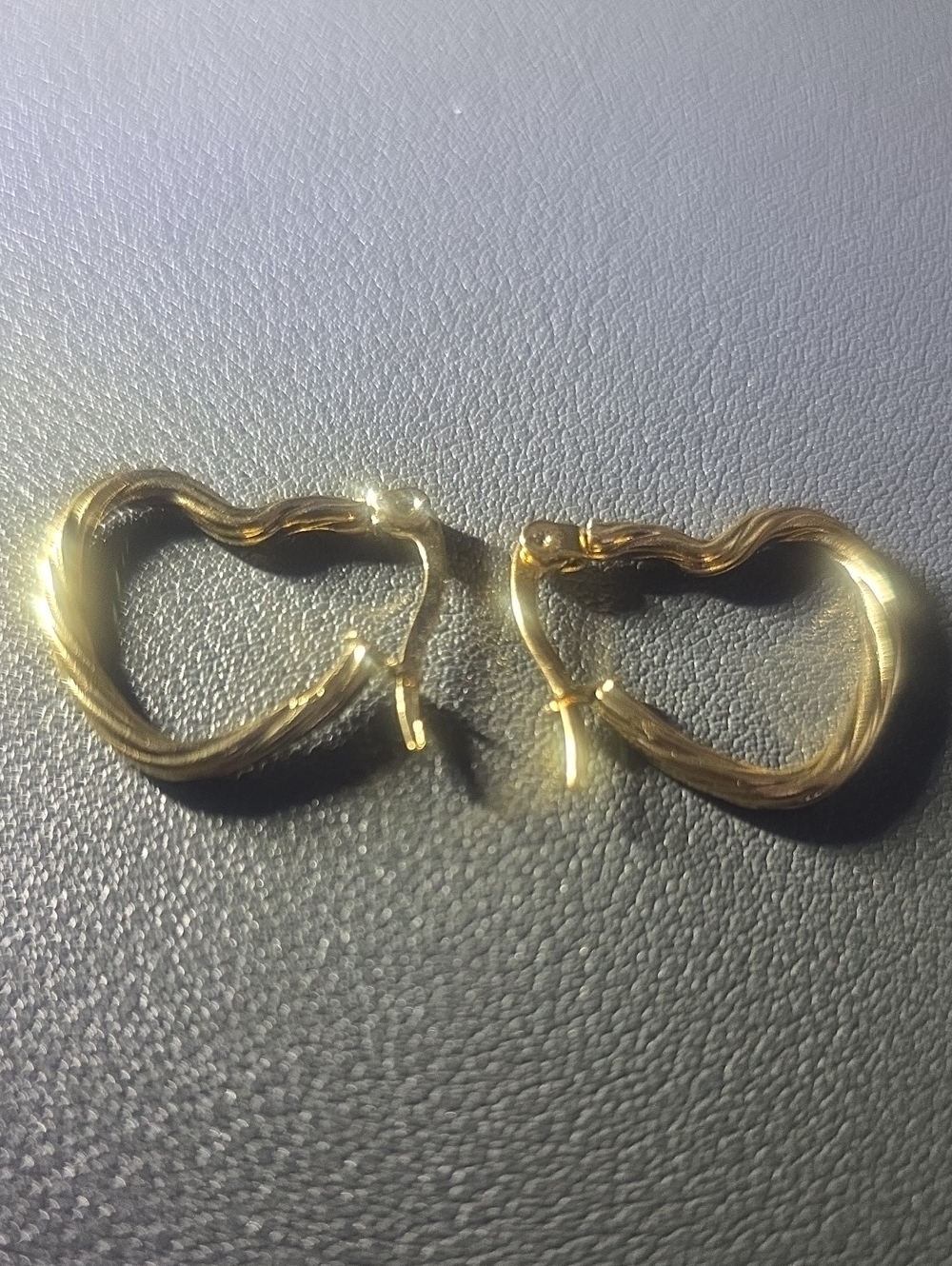 14K Gold Filled Wavy Heart Hoop Earrings - Women Jewelry